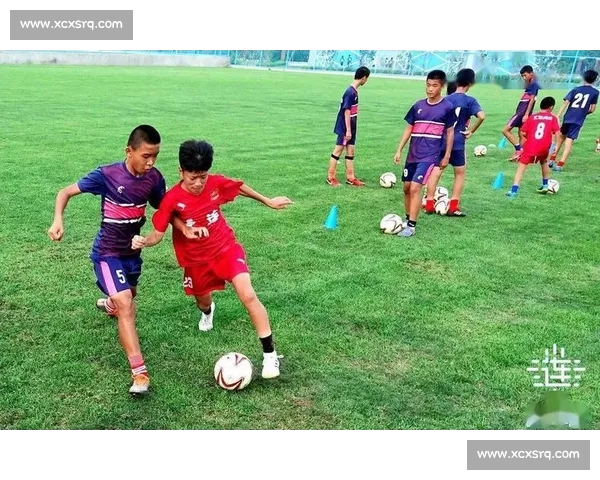 以现代足球训练方法为核心的系统化能力提升与实战应用研究